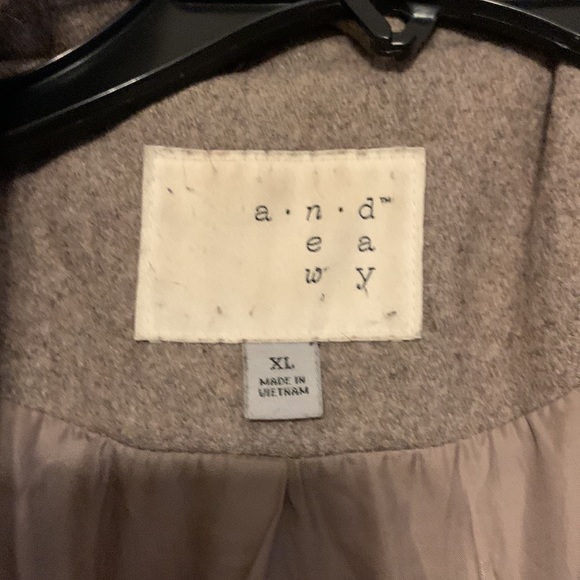 A New Day XL Taupe Women’s Coat - Picture 2 of 2